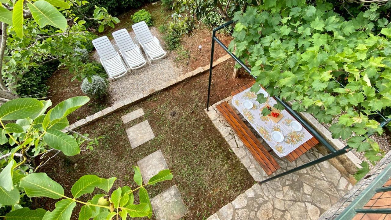 Bilini Garden Apartment พูลา ภายนอก รูปภาพ